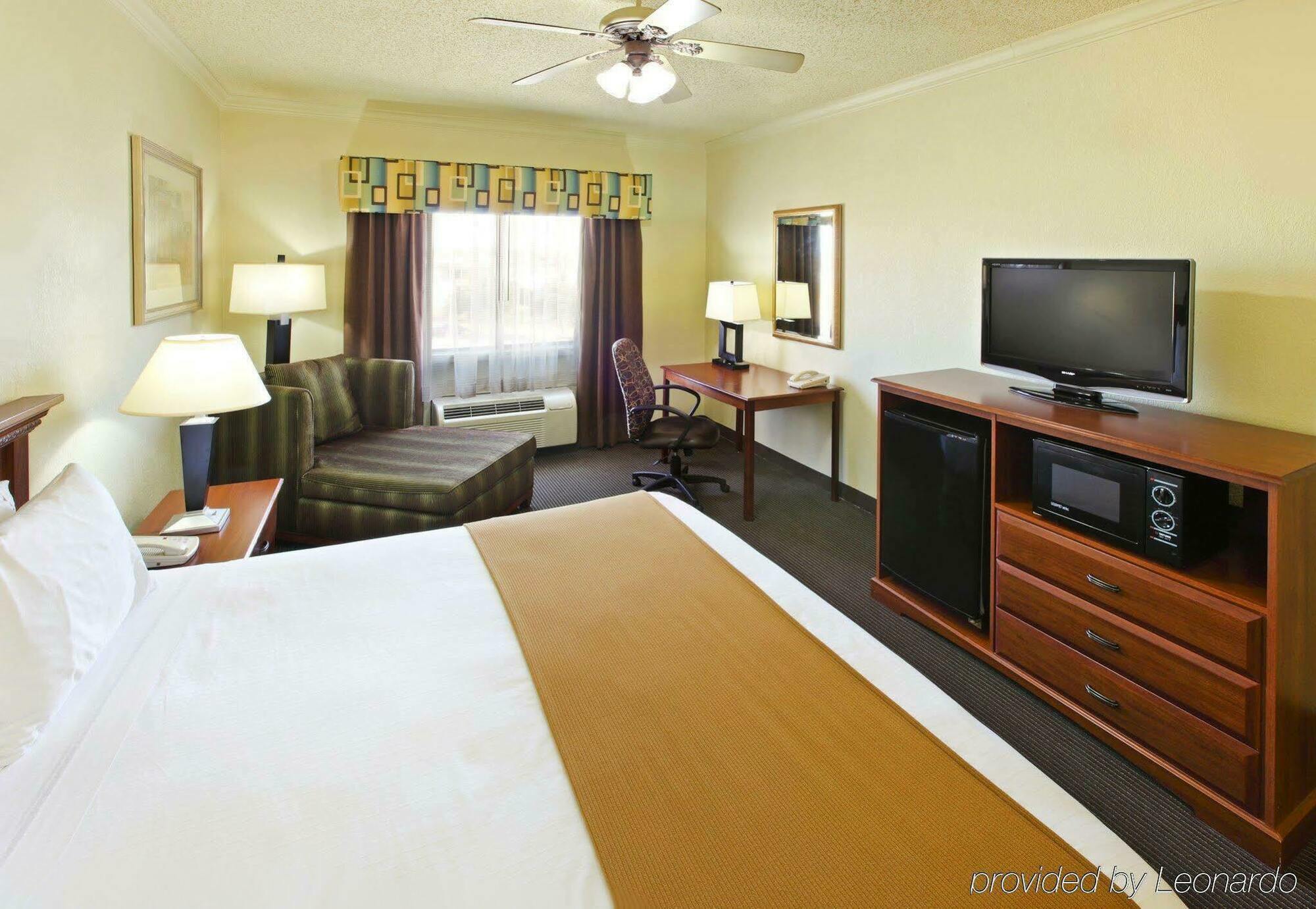 Holiday Inn Express Hotel & Suites Greenville By Ihg Eksteriør bilde